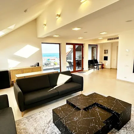 Casa Damadian Apartment