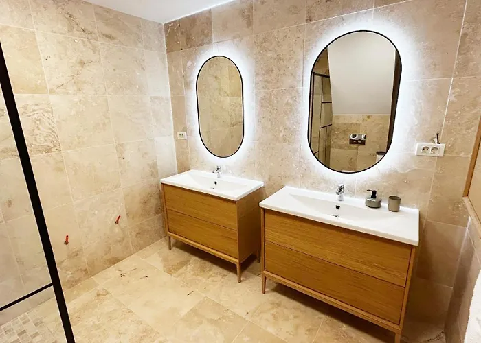 Apartament Casa Damadian *